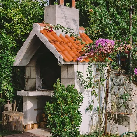 Jasna * Podstrana